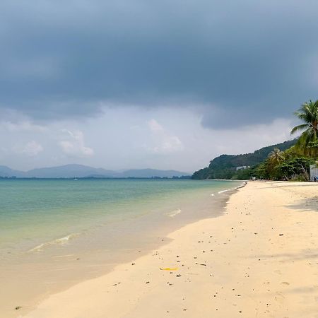 Sea Dreamer Beachfront Apartments Пхукет Экстерьер фото