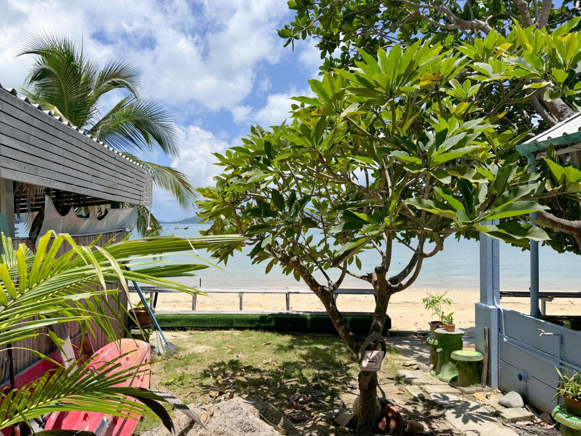 Sea Dreamer Beachfront Apartments Пхукет Экстерьер фото