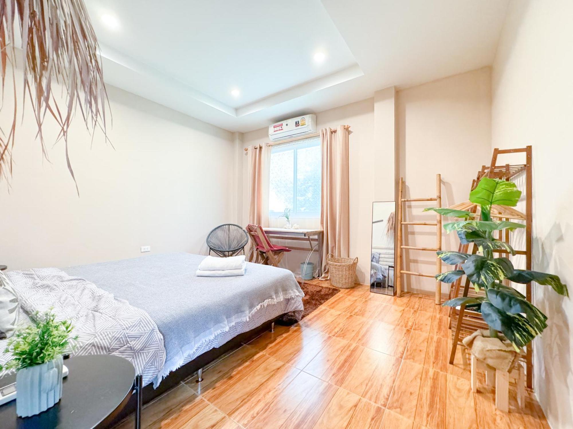 Sea Dreamer Beachfront Apartments Пхукет Экстерьер фото